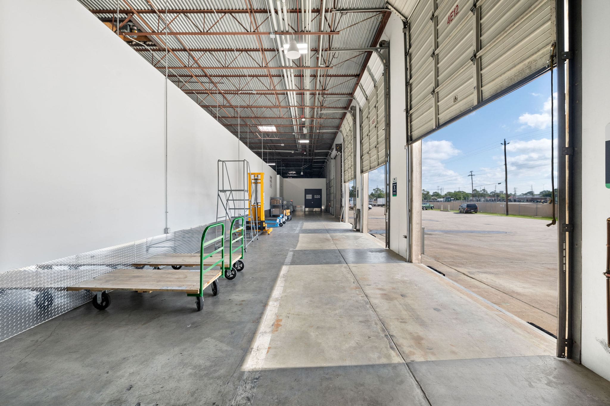 Small Warehouse Space with Loading Docks in Northwest Houston Texas